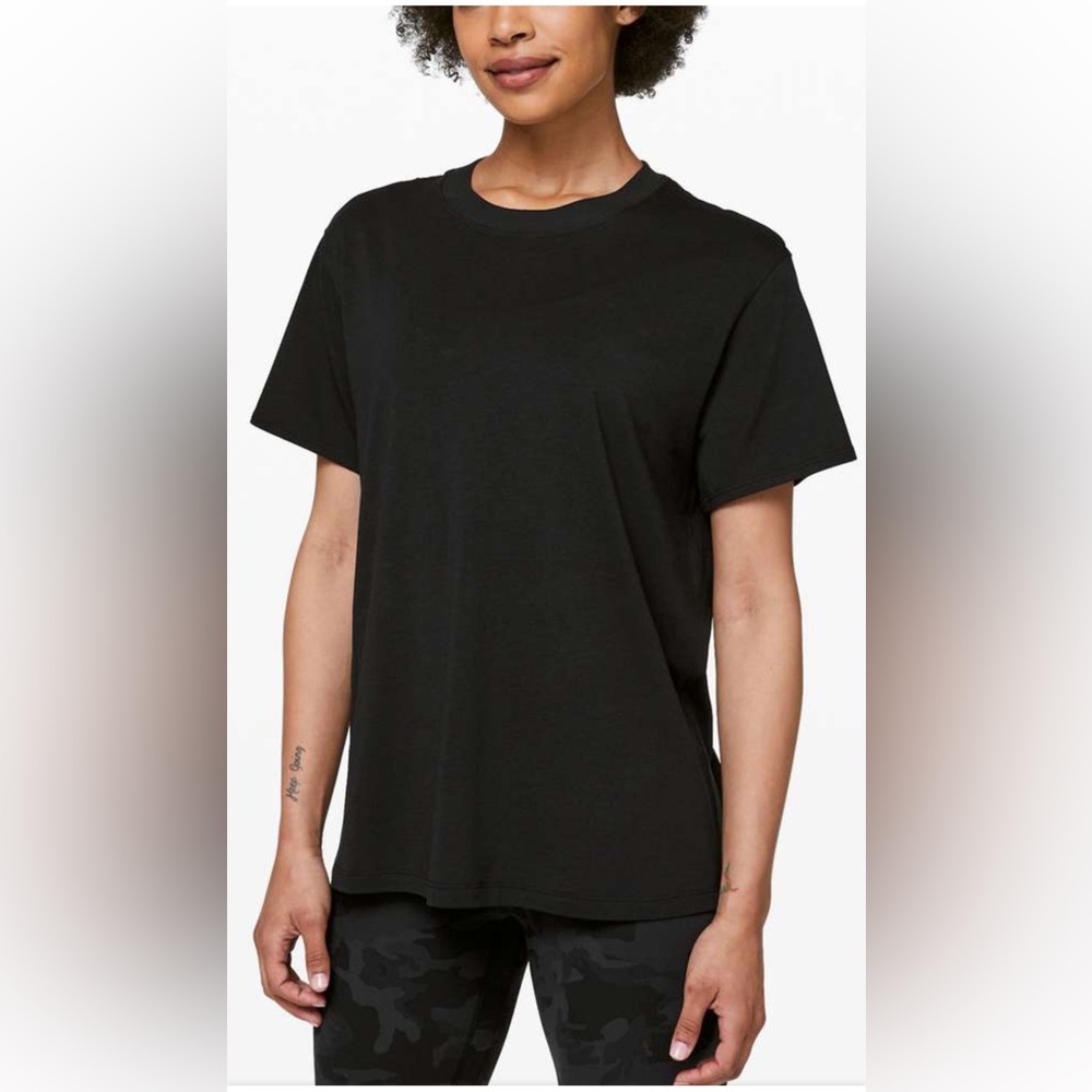Lululemon All Yours Boyfriend Tee - black - size 12